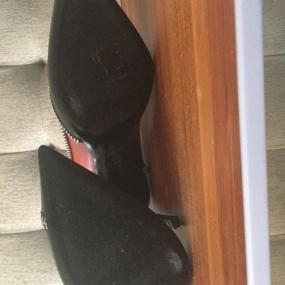 Shoes - Picture 5 of 5